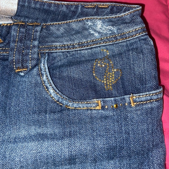 🤎📸Women’s Jean Baby Phat Capris with gold accents 😋🤩 - Picture 2 of 6